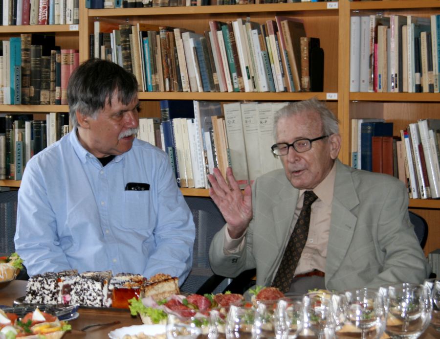 J. Bažant a P. Oliva.